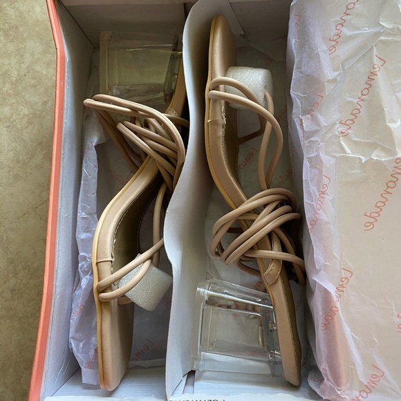 ❌SOLD❌Nude Heels - Picture 3 of 4